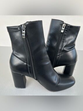 MIA Black Leather Block Heel Ankle Booties Size 8.5